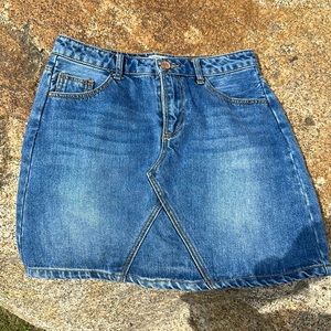 Stradivarius Denim Mini Skirt // Size 4/36